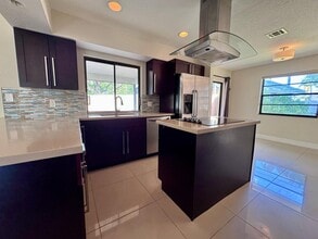 13471 Jonquil Pl in Wellington, FL - Building Photo - Building Photo