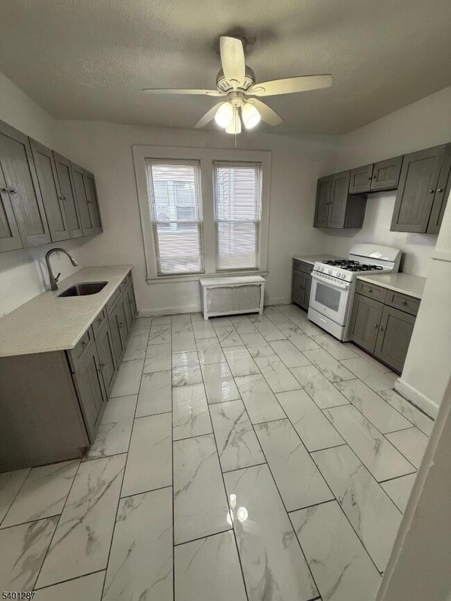 property at 85 Sunnyside Terrace