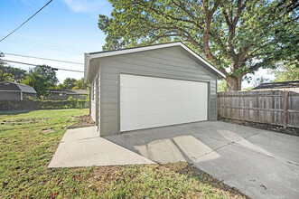 1819 N Westridge Dr in Wichita, KS - Foto de edificio - Building Photo