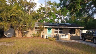 11465 92nd St N in Largo, FL - Building Photo