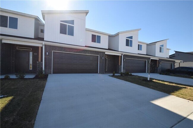 property at 1821 Lapis Ave