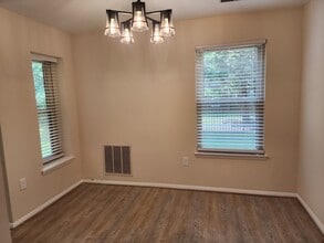 7908 Pearlbush Dr, Unit 102 in Gaithersburg, MD - Building Photo - Building Photo