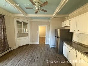 180 Pine St in Holyoke, MA - Building Photo - Building Photo