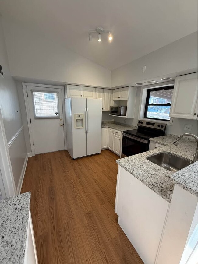 7939 Lafon Pl in University City, MO - Foto de edificio - Building Photo