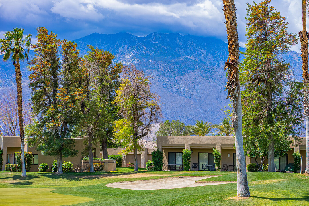 28409 Taos Ct in Cathedral City, CA - Foto de edificio