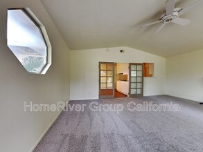 8909 Sawtelle Way in Sacramento, CA - Building Photo - Building Photo