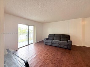 8260 SW 210th St in Cutler Bay, FL - Building Photo - Building Photo