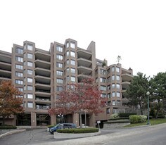 The Granary in Oakville, ON - Building Photo