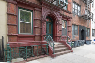 306 E 90th St in New York, NY - Building Photo - Building Photo