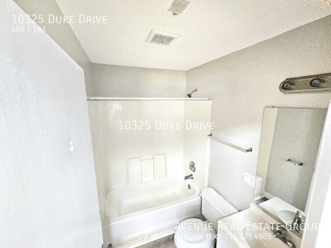 10325 Duke Dr in St. Louis, MO - Building Photo - Building Photo