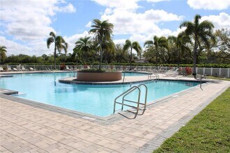 5016 Misty Canal Pl in Bradenton, FL - Building Photo - Building Photo