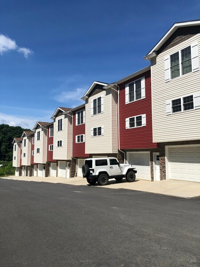 10 Cattail Cir Rentals in WV