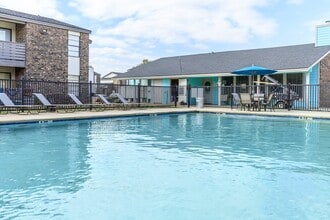 Forest Glen in Wichita Falls, TX - Foto de edificio - Building Photo