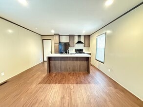 132 Toledo St in Conroe, TX - Foto de edificio - Building Photo