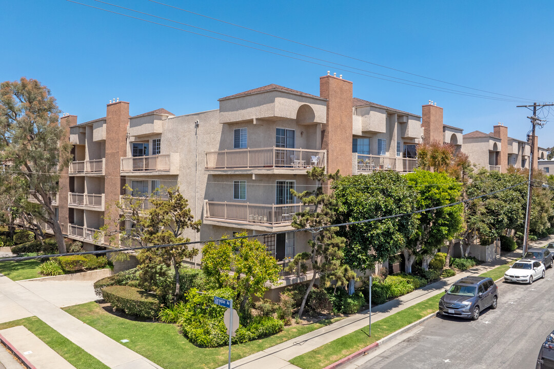 10021 Tabor St in Los Angeles, CA - Building Photo