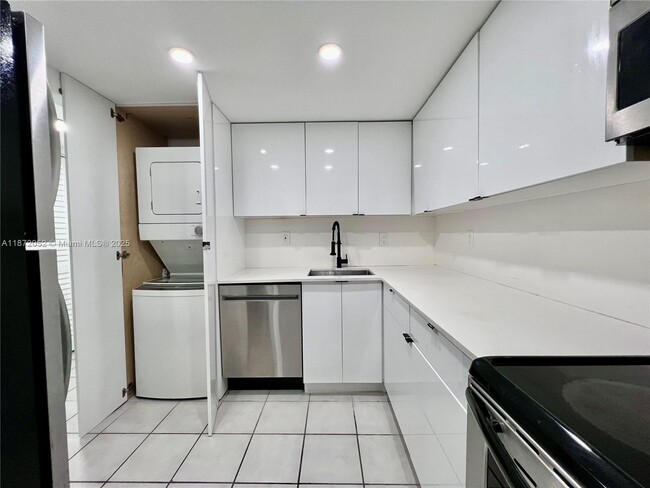 property at 805 SW 30th St