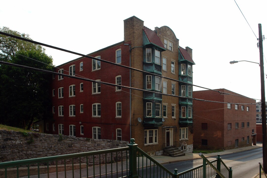 140 W Antietam St in Hagerstown, MD - Foto de edificio