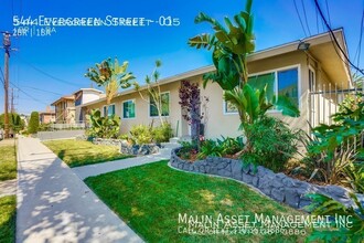 544 Evergreen St in Inglewood, CA - Foto de edificio - Building Photo