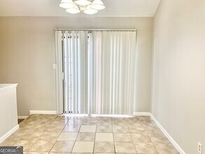 2046 Oak Park Ln in Decatur, GA - Building Photo - Building Photo