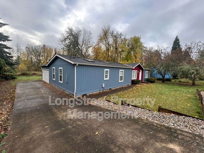 2520 NW Robinhood St in Albany, OR - Building Photo - Building Photo