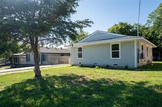 2009 E Cherry St in Sherman, TX - Building Photo - Building Photo