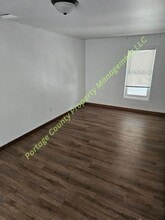 409 Cedar St in Tigerton, WI - Foto de edificio - Building Photo