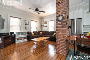 51 8th St, Unit 1 in Cambridge, MA - Building Photo