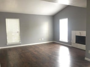 2025 Augusta Dr in Houston, TX - Building Photo - Building Photo