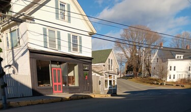 64 Main St, Unit 2 in Vinalhaven, ME - Building Photo - Building Photo