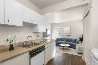 Zindorf Apartments in Seattle, WA - Building Photo - Building Photo