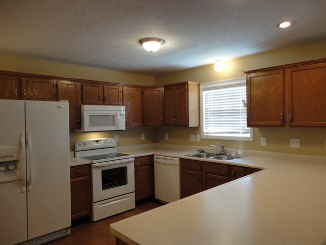 912 N Garver Rd in Middletown, OH - Building Photo - Building Photo