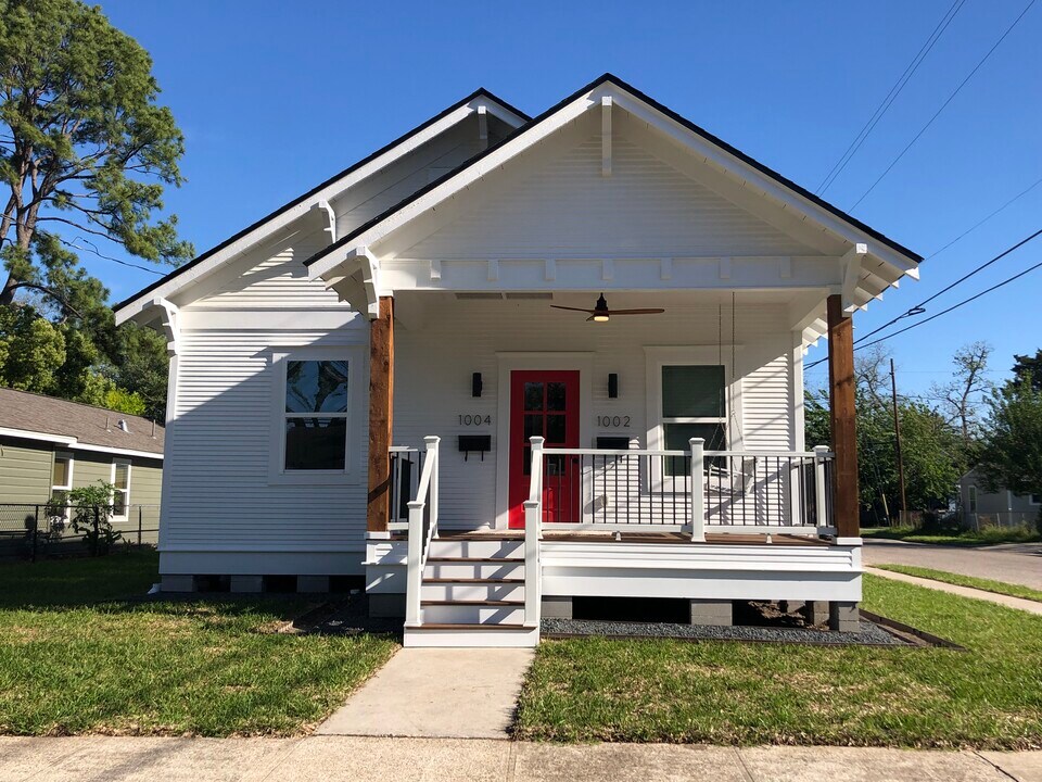 1004 Adele St, Unit 1002 Adele St in Houston, TX - Building Photo