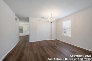 11006 Hillsdale Loop in San Antonio, TX - Building Photo - Building Photo