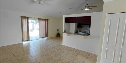 9010 Dacena Villa Pl in Tampa, FL - Building Photo - Building Photo
