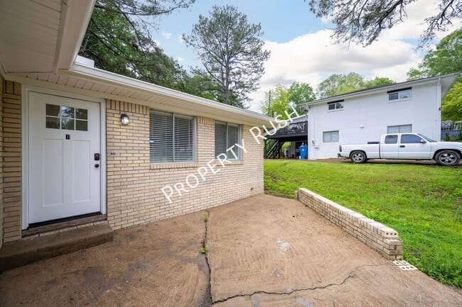 7736 Holiday Hills Cir in Chattanooga, TN - Building Photo - Building Photo