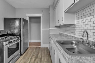1697 Seneca St, Unit Upper in Buffalo, NY - Foto de edificio - Building Photo