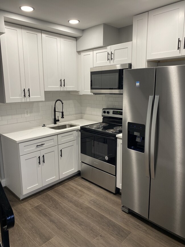 3908 Claremont St in Baltimore, MD - Building Photo - Building Photo
