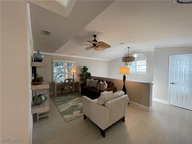 7046 Barrington Cir in Naples, FL - Foto de edificio - Building Photo