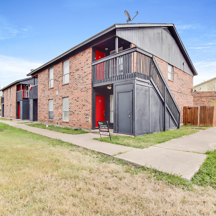 912 Isbell Rd in Fort Worth, TX - Building Photo