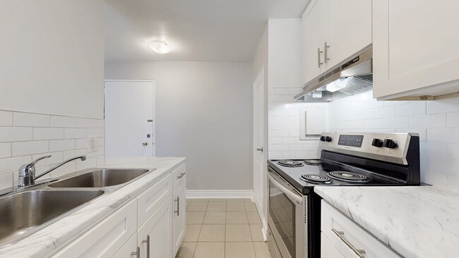 Regent Apartments in Oshawa, ON - Building Photo - Building Photo