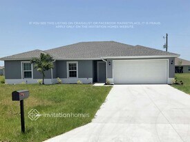 25096 Estrada Cir in Punta Gorda, FL - Building Photo