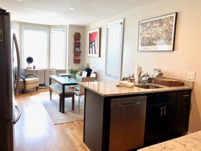 19 Plymouth St in Cambridge, MA - Foto de edificio - Building Photo