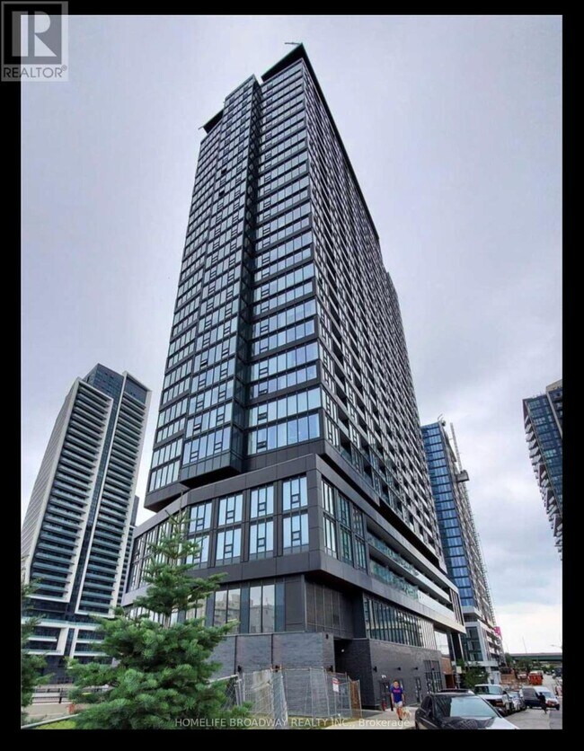 19 Western Battery Rd in Toronto, ON - Building Photo - Building Photo