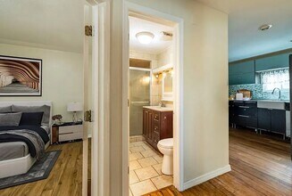 1821 E Humphrey St in Tampa, FL - Building Photo - Building Photo