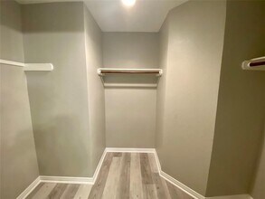 5710 Lark Creek Dr in Austin, TX - Building Photo - Building Photo