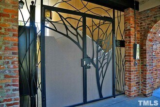 807 West Trinity Avenue, Unit 246 in Durham, NC - Foto de edificio - Building Photo