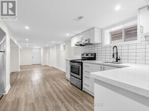 321 Lauder Ave in Toronto, ON - Building Photo - Building Photo