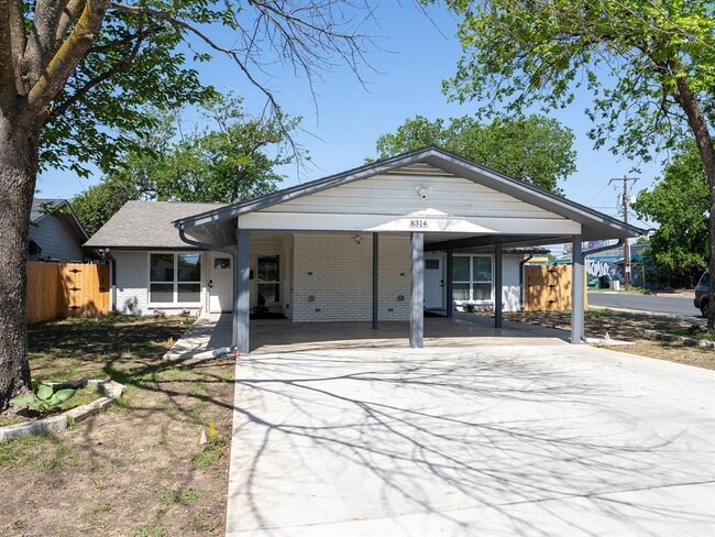 8314 Bowling Green Dr in Austin, TX - Building Photo - Building Photo