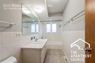 798 Concord Ln, Unit 208 in Barrington, IL - Building Photo - Building Photo