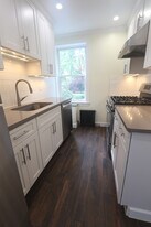 4412 Barnett Ave, Unit 2F in Sunnyside, NY - Building Photo
